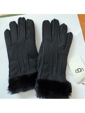 UGG Black Shearling Lined Accessory NWT